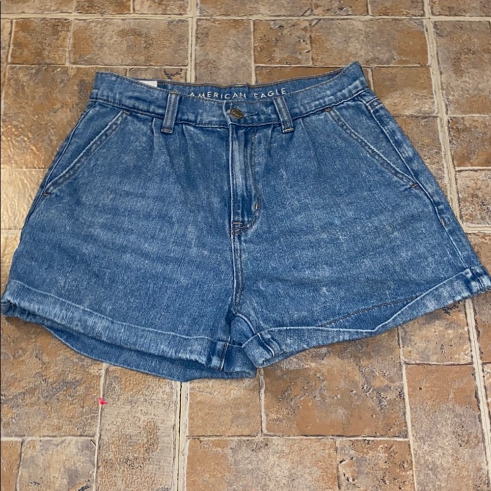 American Eagle outfitters high waisted mom shorts!